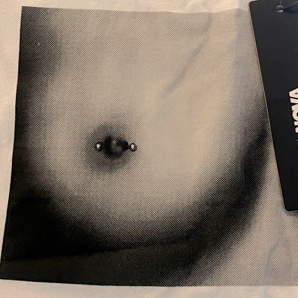 Women’s Brand New Crop Top “ MAIN ATTRACTION” Fitted Tee - Picture 4 of 10